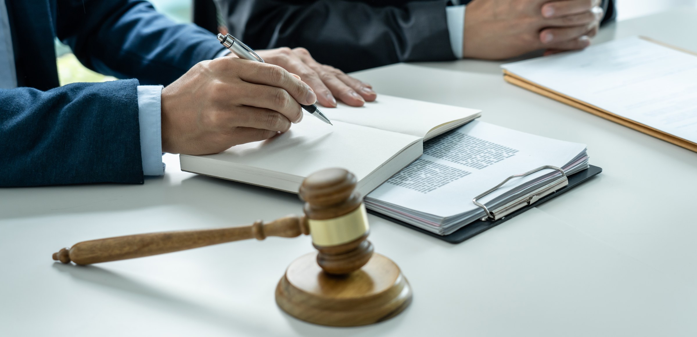 1 mes gratis de consumo de luz todos los años.