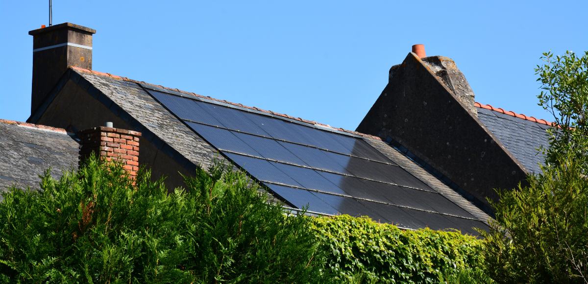 placas solares en un tejado