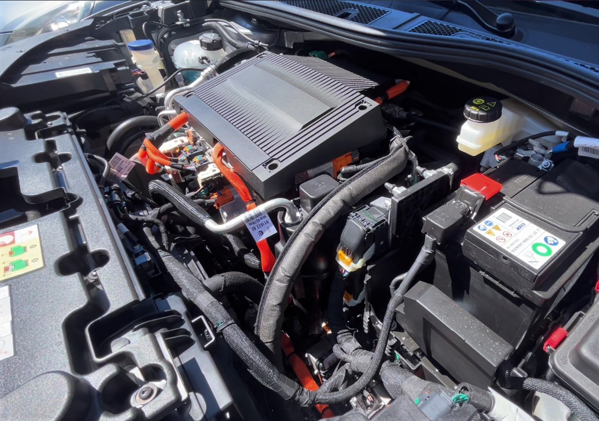 Differences between electric motors and internal combustion engines ...
